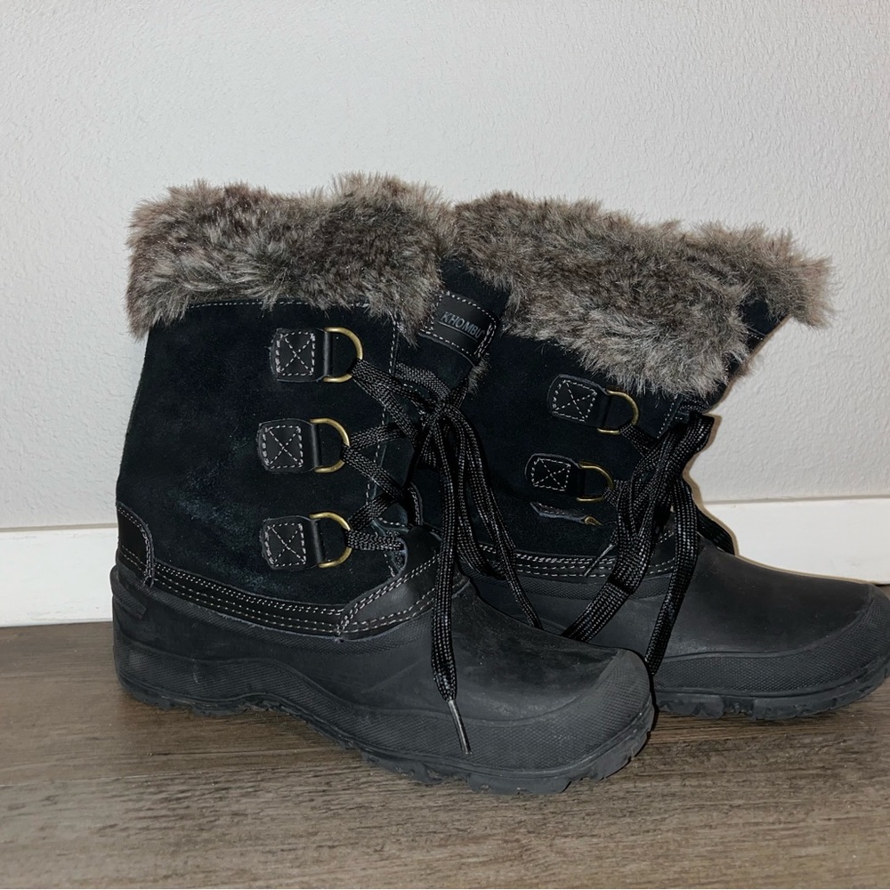 Black Fur-Lined Winter Boots